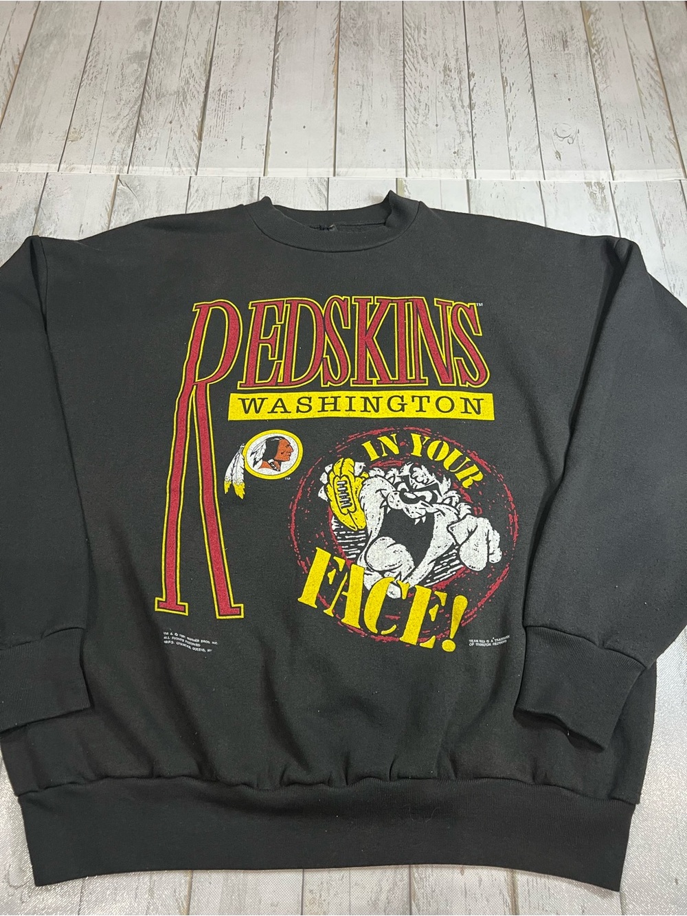 vintage 1990s Washington Redskins crewneck sweatshirt Looney Toons Taz SzXL